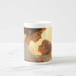 Tasse En Porcelaine Amour maternel tendre dans la lumière florissante