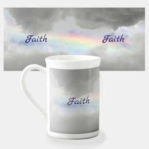 Tasse En Porcelaine Arc en ciel dans les nuages orageux Belle photogra