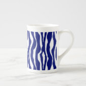 Tasse En Porcelaine Bandes zébrées - Bleu foncé de cobalt et blanc (Droite)