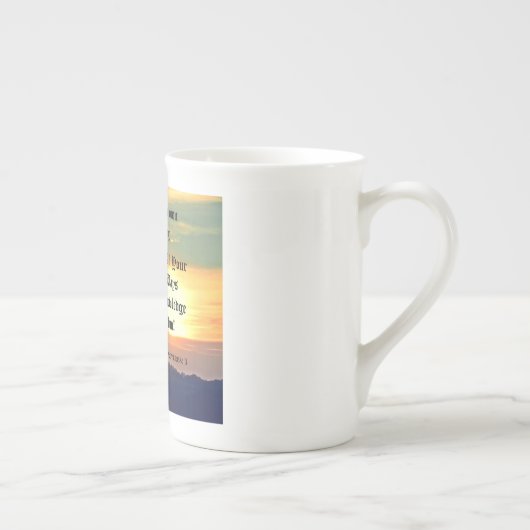 TASSE EN PORCELAINE BLOC DE LA SCRIPTION (Droite)