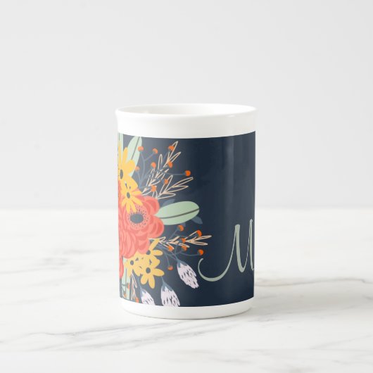 Tasse En Porcelaine Bouquet floral moderne Monogramme bleu (Devant)