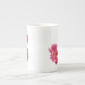 Tasse En Porcelaine Caméléon vert sur la fleur rose (Devant)