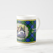 Tasse En Porcelaine Campbell Chalet & Tartan Personnalisé (Devant droit)