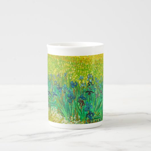 Tasse En Porcelaine Champ Van Gogh avec Irises près d'Arles (Devant)