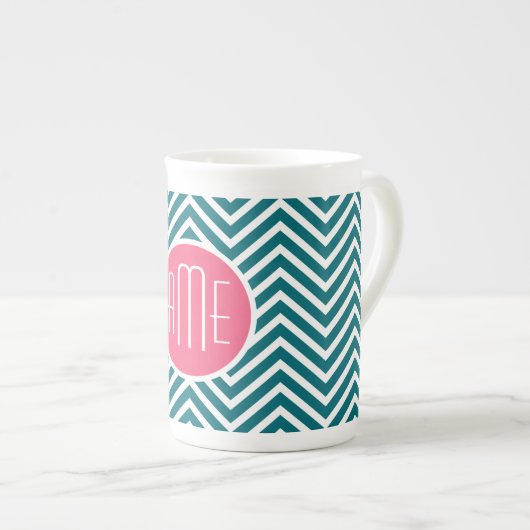 Tasse En Porcelaine Chevrons bleu turquoise et rose chaud Monogramme p (Devant droit)