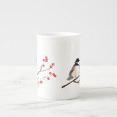 Tasse En Porcelaine Chickadee avec les baies rouges - branche simple (Devant)