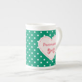 Tasse En Porcelaine Coeur de vert vert avec le nom (Devant droit)