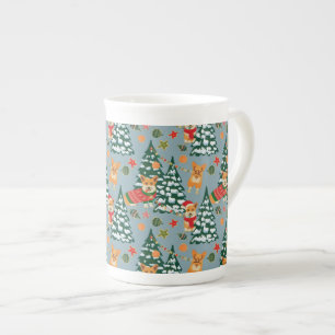 Tasse En Porcelaine Corgis décorent l'arbre de Noël en forêt