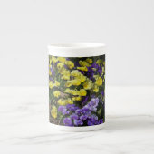 Tasse En Porcelaine Coteau de panneaux violets et jaunes (Devant)