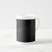 Tasse En Porcelaine Couleurs d'or noir Monogramme Lettre initiale Nom (Devant droit)
