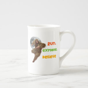 Tasse En Porcelaine Course d'aventure Sasquatch Believe Design