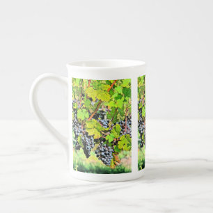 TASSE EN PORCELAINE "COUVERTS DE RAISINS DE POURPURE BLUOISES À VINEYA