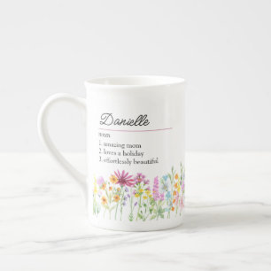 Tasse En Porcelaine Définition de nom avec une bordure de fleurs sauva