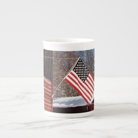 Tasse En Porcelaine Drapeau De Grange Rappels Patriotiques Tout Autour (Devant)