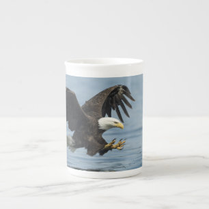 Tasse En Porcelaine Eagle à l'approche