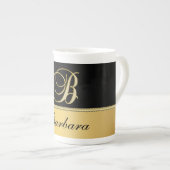 Tasse En Porcelaine Élégant "B" Monogramme Nom personnalisé Black Gold (Devant droit)