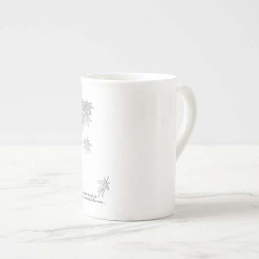 Tasse En Porcelaine Feuilles d'érable d'automne et mignonnes pingouins (Devant droit)