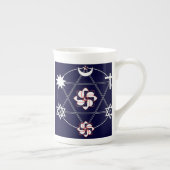Tasse en porcelaine fine (Droite)