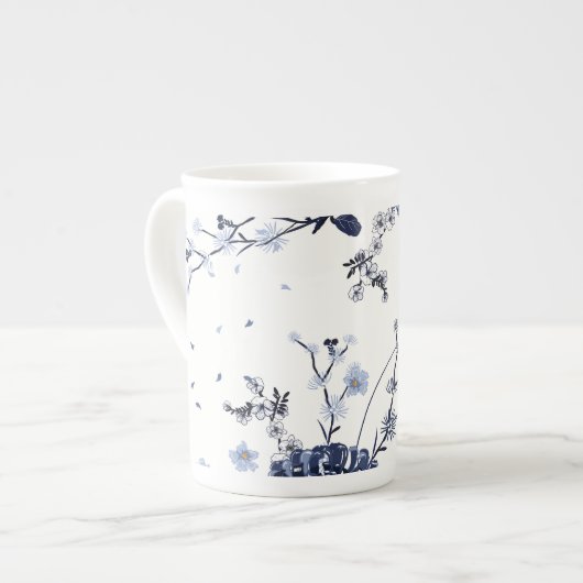 Tasse En Porcelaine Fleurs bleues (Devant gauche)