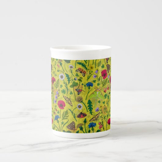 Tasse En Porcelaine Fleurs sauvages et papillons de nuit en vert (Devant)