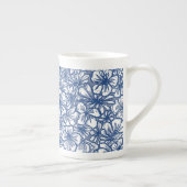 Tasse En Porcelaine Fleurs vives en bleu et blanc (Droite)