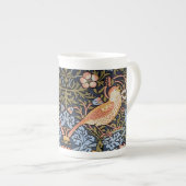 Tasse En Porcelaine Fraises Oiseaux de feuillage William Morris (Devant droit)