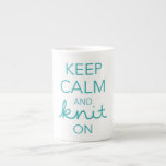 Tasse En Porcelaine Gardez le calme et allumez-le<br><div class="desc">Profitez de ce rappel pour garder le tricot,  peu importe les choses difficiles.</div>