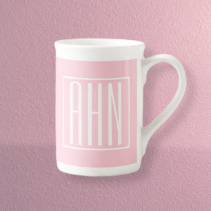 Tasse En Porcelaine Initiales Monogramme Blanc Sur Rose Clair