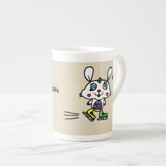 Tasse En Porcelaine Lapin drôle de patinage de glace (Devant droit)