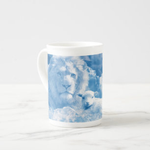 Tasse En Porcelaine Lion et agneau dans les nuages