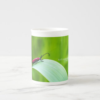 Tasse En Porcelaine Longicorne rouge et fond vert