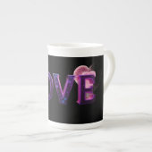 Tasse En Porcelaine “LOVE” mug, featuring a bold, artistic design (Devant droit)