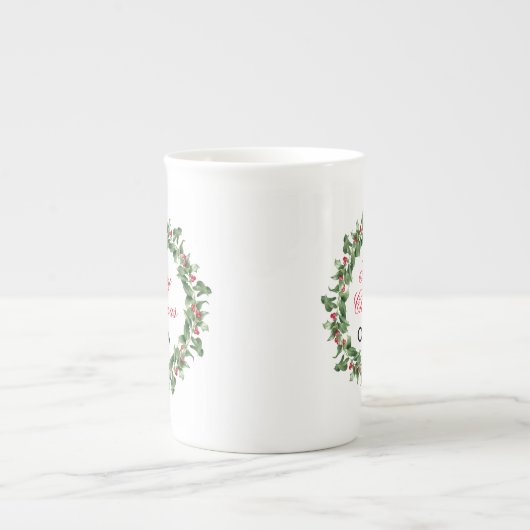 Tasse En Porcelaine Merry Christmas Holly Wreath personnalisé (Devant)