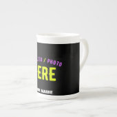 TASSE EN PORCELAINE MODERNE ET MODERNE PERSONNALISABLE NOIR VÉRIFIÉ (Devant droit)