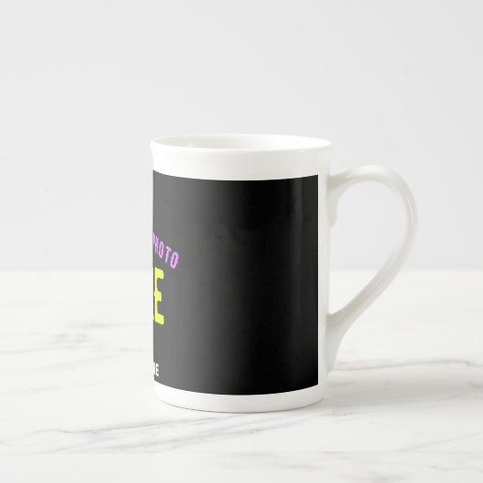 TASSE EN PORCELAINE MODERNE ET MODERNE PERSONNALISABLE NOIR VÉRIFIÉ (Droite)