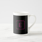 Tasse En Porcelaine Monogram de Styled | Pink & Black (Droite)