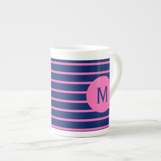 Tasse En Porcelaine Monogram Royal Blue et Hot Pink (Devant droit)