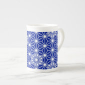 Tasse En Porcelaine Motif japonais Asanoha - bleu cobalt (Devant droit)