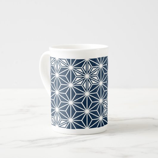 Tasse En Porcelaine Motif japonais Asanoha - indigo bleu & blanc (Devant gauche)
