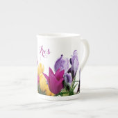 Tasse En Porcelaine Nom Iris personnalisable belles fleurs de printemp (Devant droit)