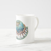 Tasse en porcelaine osseuse (Devant droit)