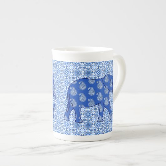 Tasse En Porcelaine Paisley éléphant - bleu cobalt et blanc (Devant droit)