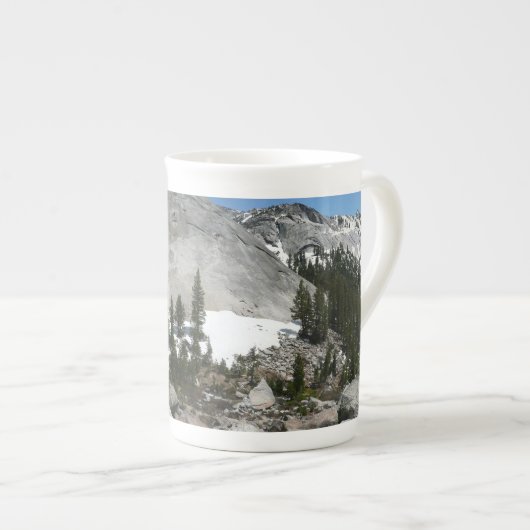 Tasse En Porcelaine Panorama en granit neigeux à Yosemite (Devant droit)
