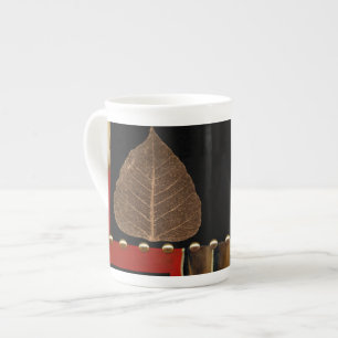 Tasse En Porcelaine Peinture multicolore de panneau avec la feuille