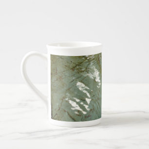 Tasse En Porcelaine Photo de la nature d'une dalle rocheuse recouverte