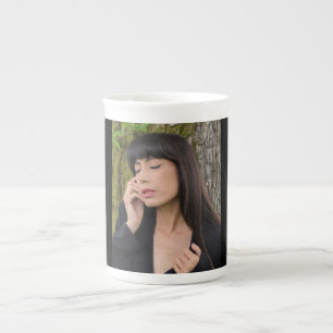 Tasse En Porcelaine Portrait d'une belle jeune fille