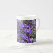 Tasse En Porcelaine Rhododendron pourpre fleurit (Devant droit)