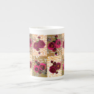 Tasse En Porcelaine Roses antiques avec arrière - plan blanc