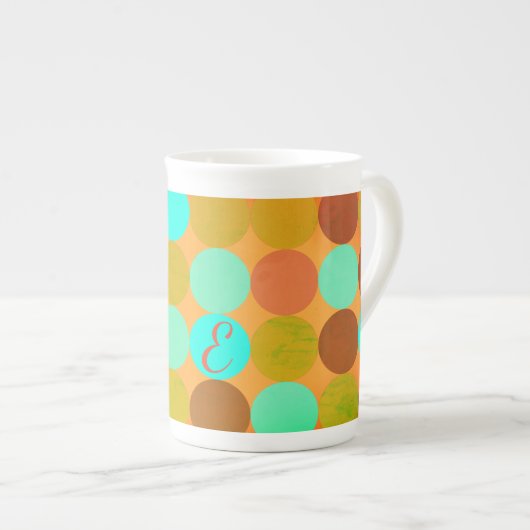 Tasse En Porcelaine Turquoise Bleu Vert & Cercles Orange Monogramme (Devant droit)