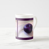 Tasse En Porcelaine Une prune (Devant droit)